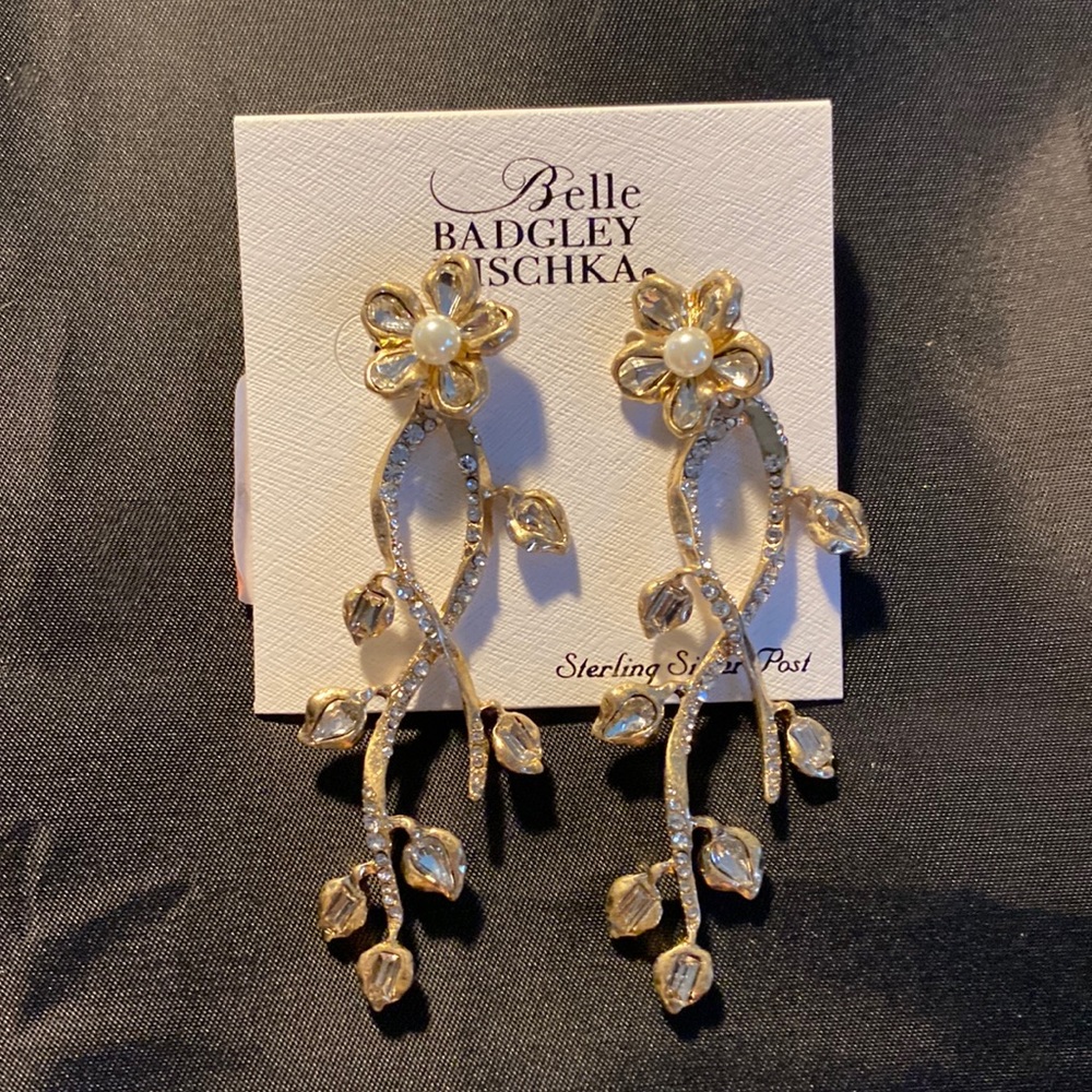 NWT Belle Badgley Mischka brushed gold flower earrings